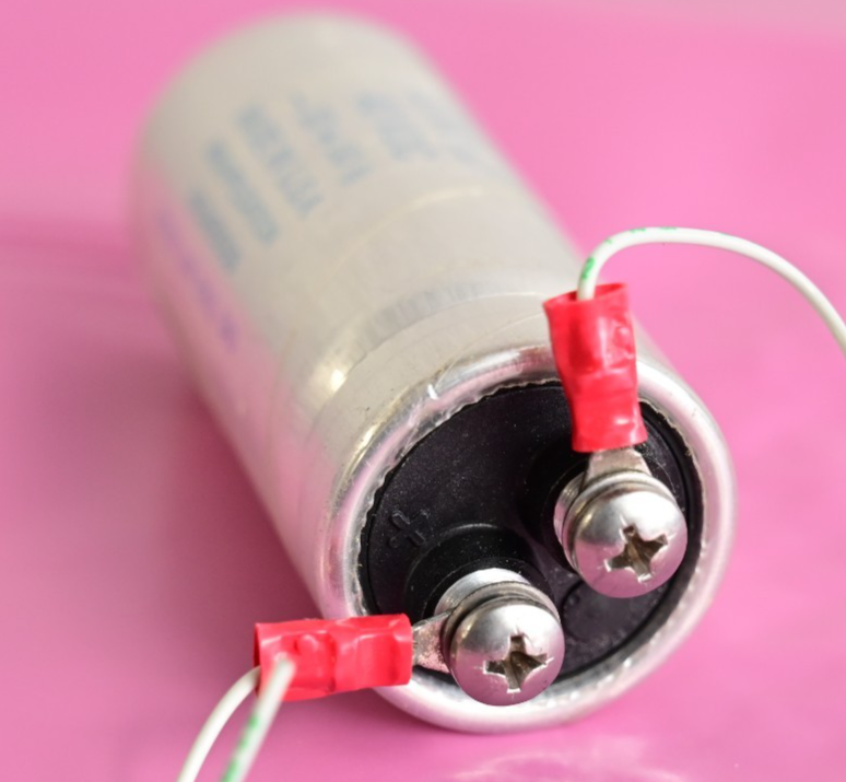 CDE Sangamo 3,700 uF 40V DC Capacitor Aluminum Electrolytic Military M39018