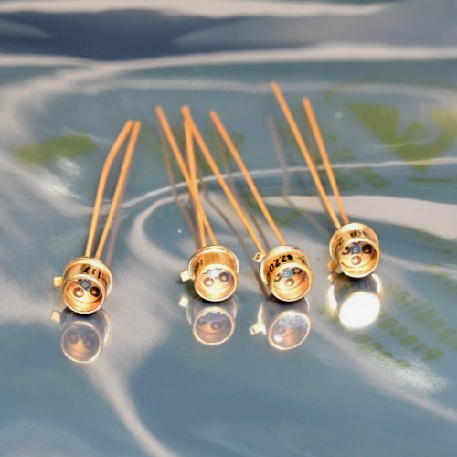 QTY 4 Vintage HP Photo Diodes NOS HP-2-4220 Gold Plated 2-Lead Silicon Detector