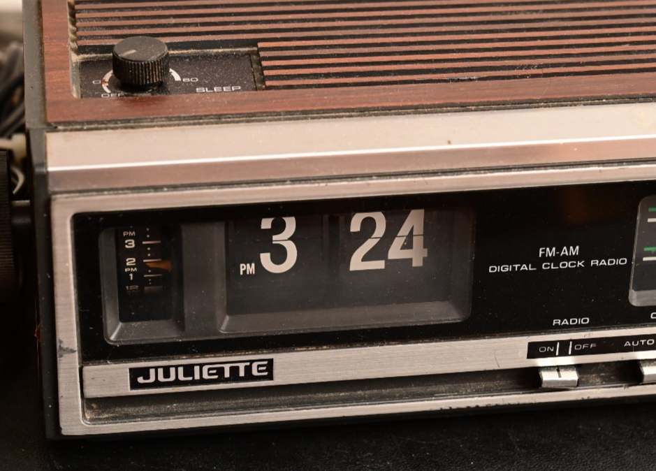 Vintage JULIETTE Clock Radio Flip Clock As-Is FDC-1086A Printed Wood