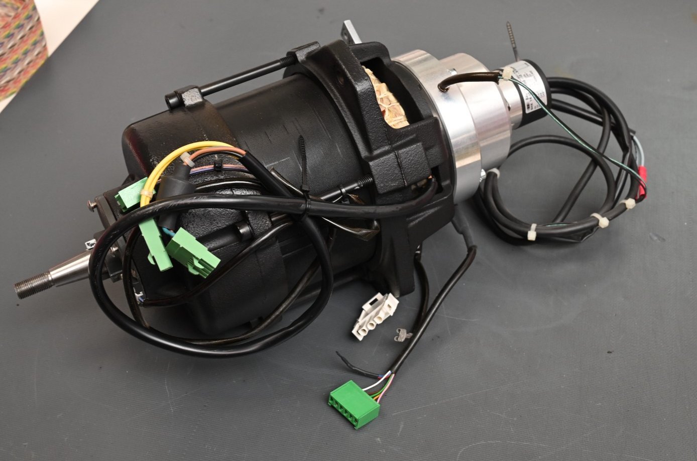 Hettich Motor E2630 R02 (200V Type) w/ Baumer Encoder Rotanta 46 RSC Centrifuge