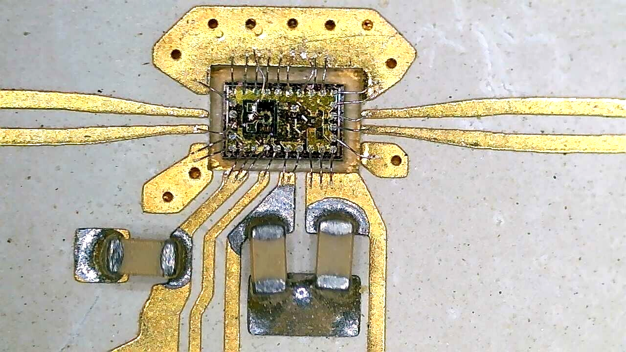 Small RF Prototype Enclosure Gold/Aluminum 4x SMA Connectors "ST PRA V21 1949"