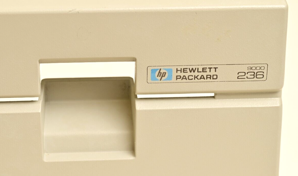 Vintage HP 9000/236 PC Front Panel Assembly 5.25" Floppy Drive Surround 1984