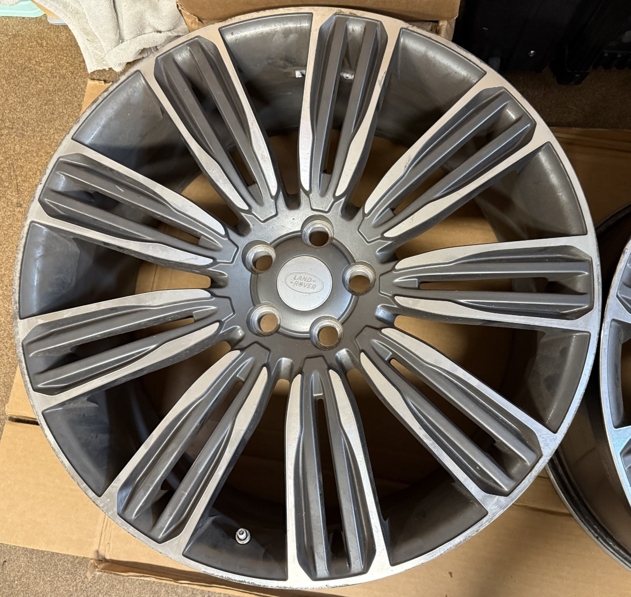 OEM Genuine Range Rover 22" Style 9012 Wheels 9-Split Spoke L405 L494 LR099146