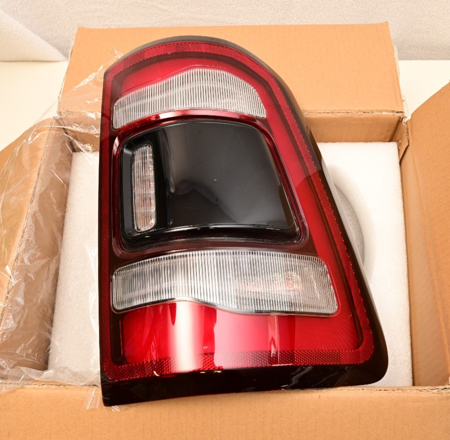 For 2019-2022 Dodge Ram 1500 Right Rear Tail Light W/ Blind Spot Rear Brake Lamp