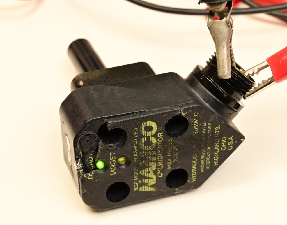 NAMCO Inductive Sensor EE210-38740 3000 PSI Hydraulic/Pneum Cylinder Probe 2.062