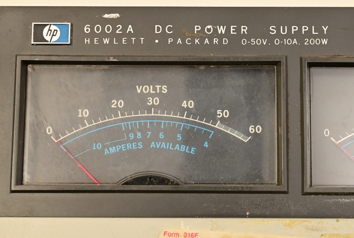 Hewlett Packard HP 6002A DC Power Supply Front Panel Gauges Knobs Vintage Army