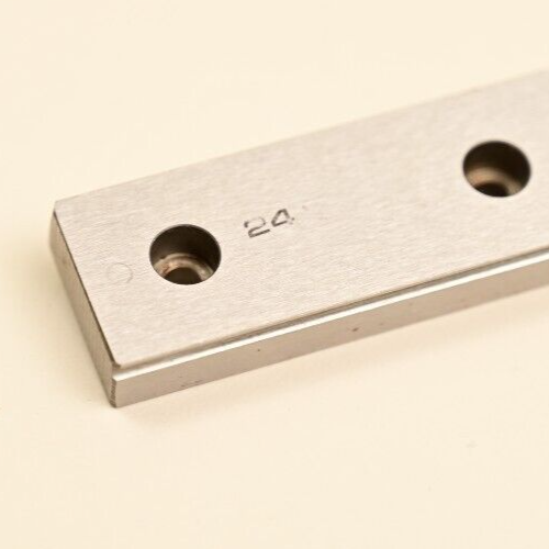 THK 29cm Linear Guide Rail & Block Assembly RSR9WZM 18x7.5mm Rail 36x30mm Block
