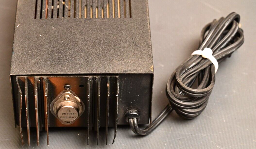 Solid State Regulated DC Power Supply 13.8V for 12V Vehicle Accessories