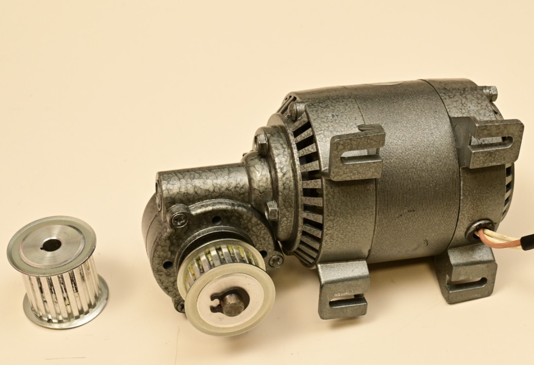 Parvalux REF SD41.S/607626/5C Gearmotor Ratio 22 Gearbox 200/250V Motor & Pulley