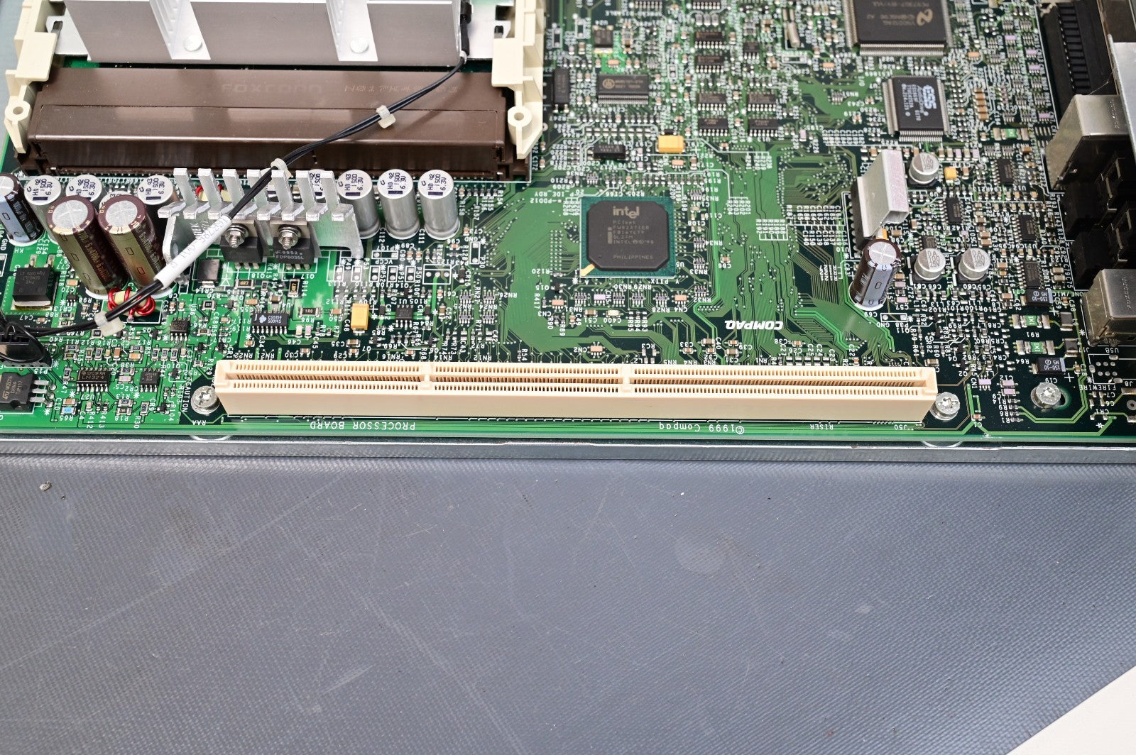 Vintage Compaq Deskpro P3/600 Motherboard w/ RAM ~1999/2000 Tested 010561-101
