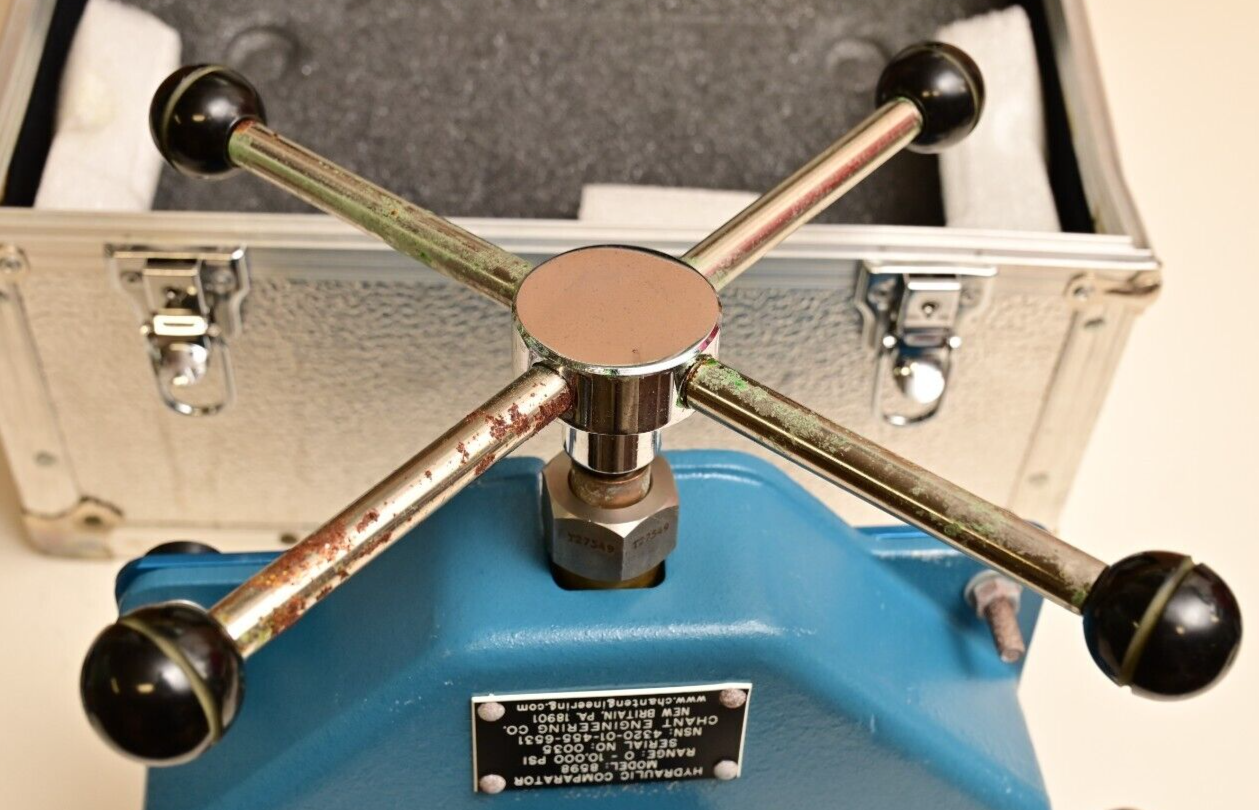 CHANT Engineering Hydraulic Comparator Model 8598 10,000 PSI Military Surplus