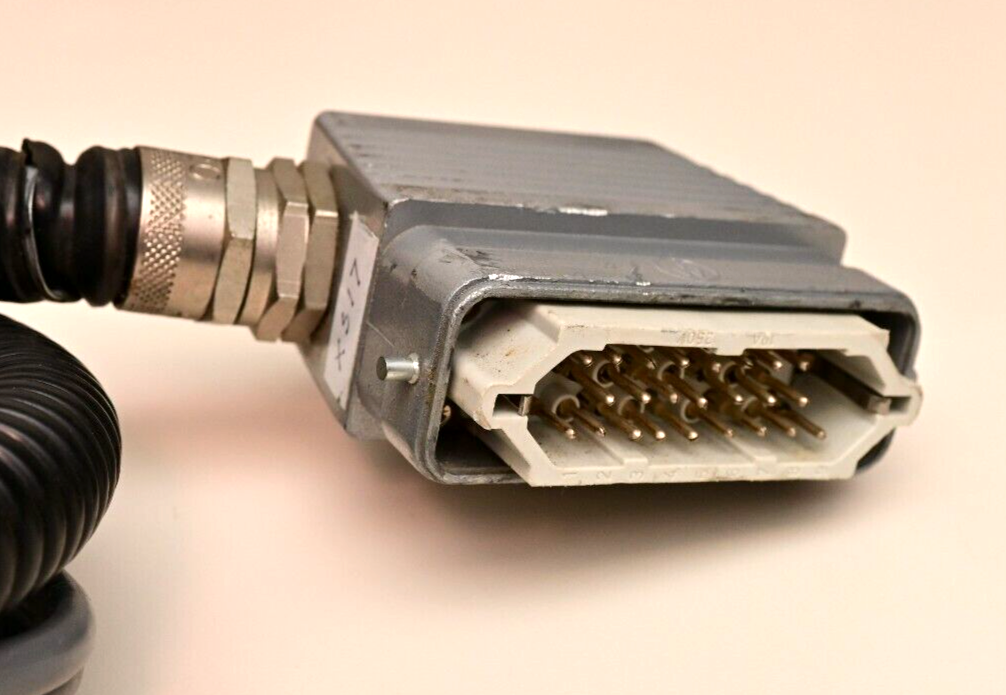 Thomas & Betts Rectangular Connector with Metal Shell 250V 10A 24-Conductor RS