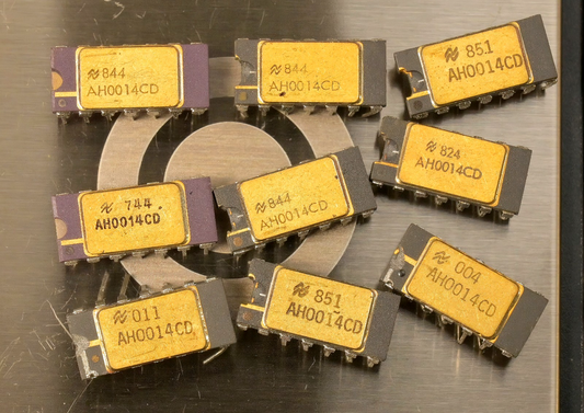 Lot of 9 Vintage National Semiconductor AH0014CD Analog Switch IC Gold Top 10g