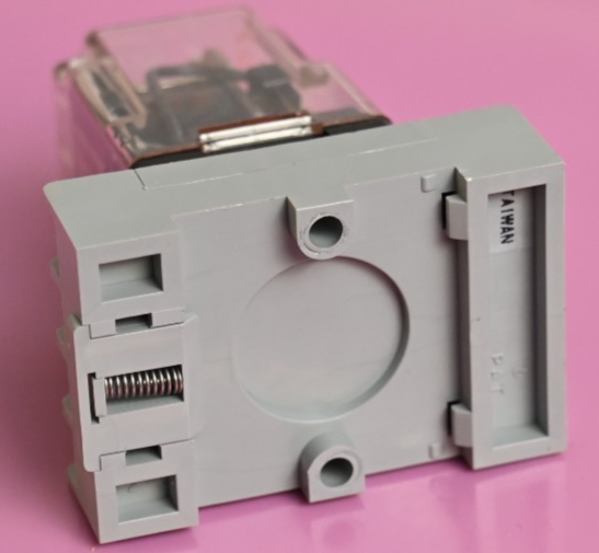 Dayton 5X827E Relay w/ 5X852E Relay Base DIN Rail 120V 12A 250V 10A