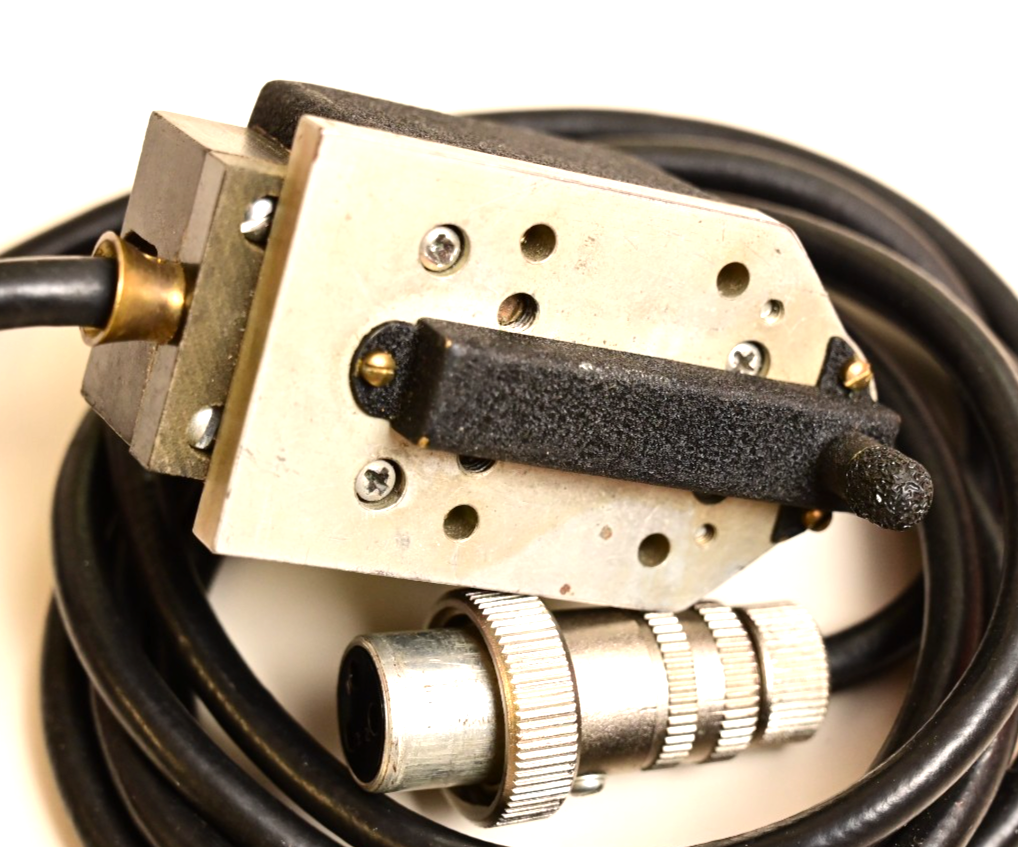Vibra-Metrics Model 115 Vibration Pickup Seismic Sensor Acelerometer ITT Conn.