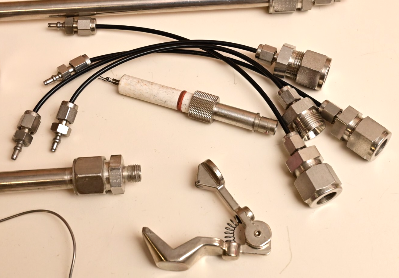 Lot of HPLC Columns Pipes Tubing & Glass Tube Cutter Swagelok Sno-Trik SS-316