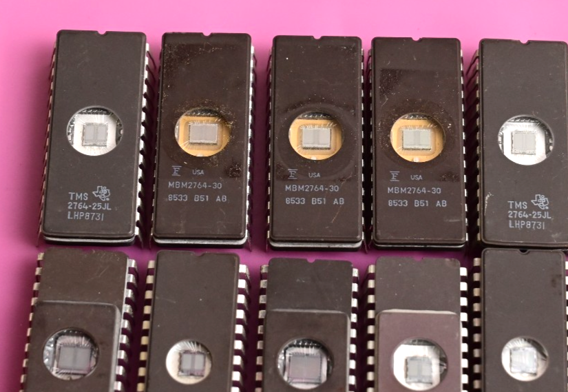 Lot of 17 Vintage Ceramic UV EPROM ICs Gold/Silver Scrap Fuji TI 2764 138g Total