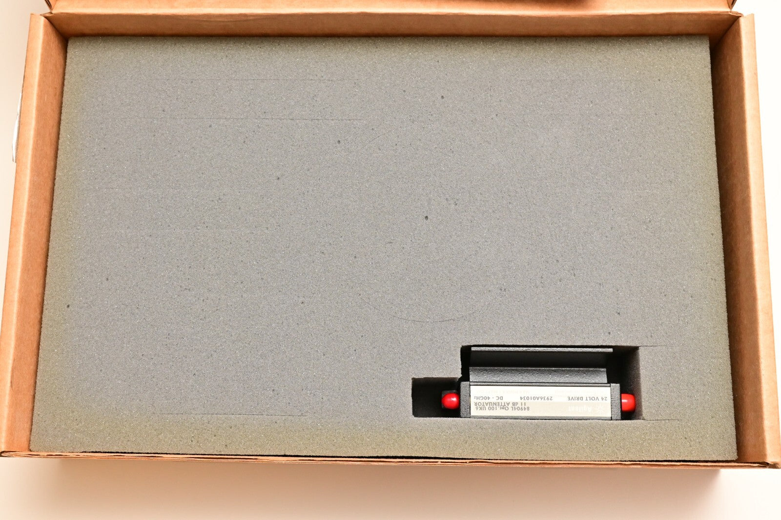 Agilent 84904L Programmable Attenuator DC-40 GHz 11dB 1dB step Opt. 100 UK6 HP