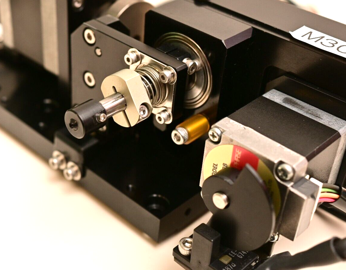 Vacuum Semiconductor Die Pick Up & Rotate Assembly Vexta Steppers THK Omron