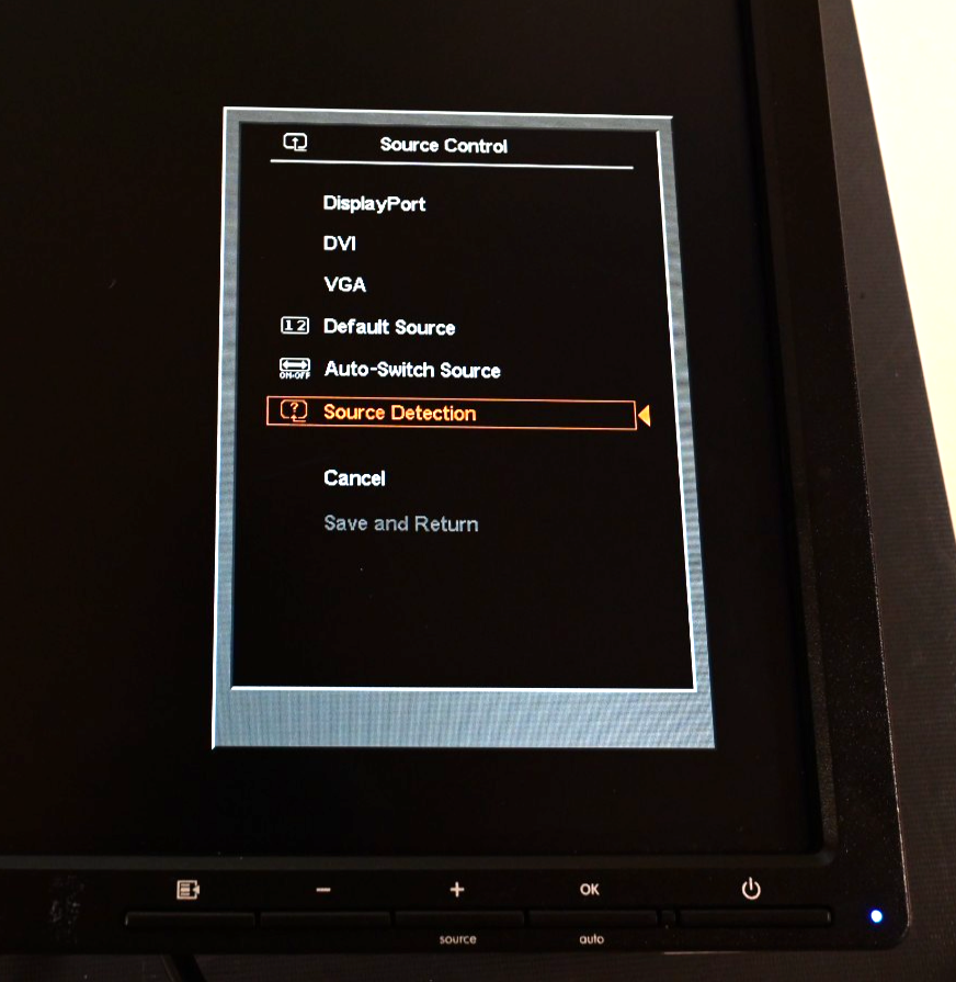 HP ZR22w LCD Monitor 22" w/ VGA DVI DisplayPort Inputs USB Hub