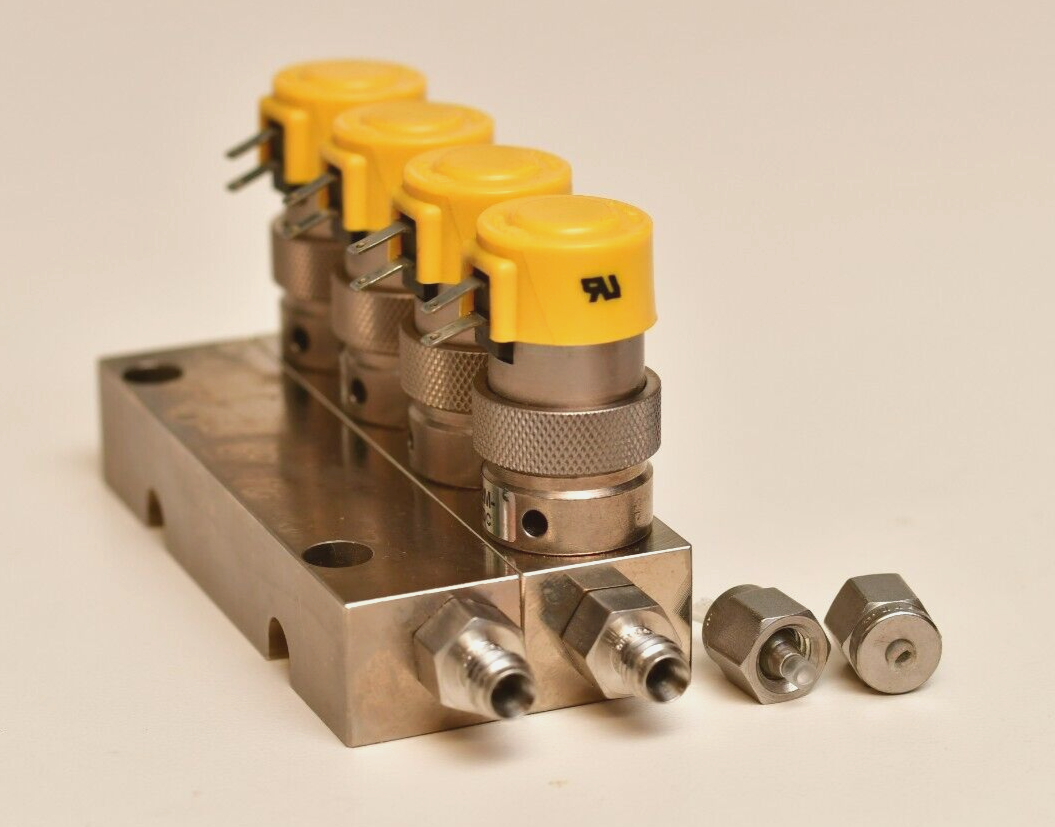 Clippard 4 x E2-M-24VDC Valve Block Assembly Sciex API 100