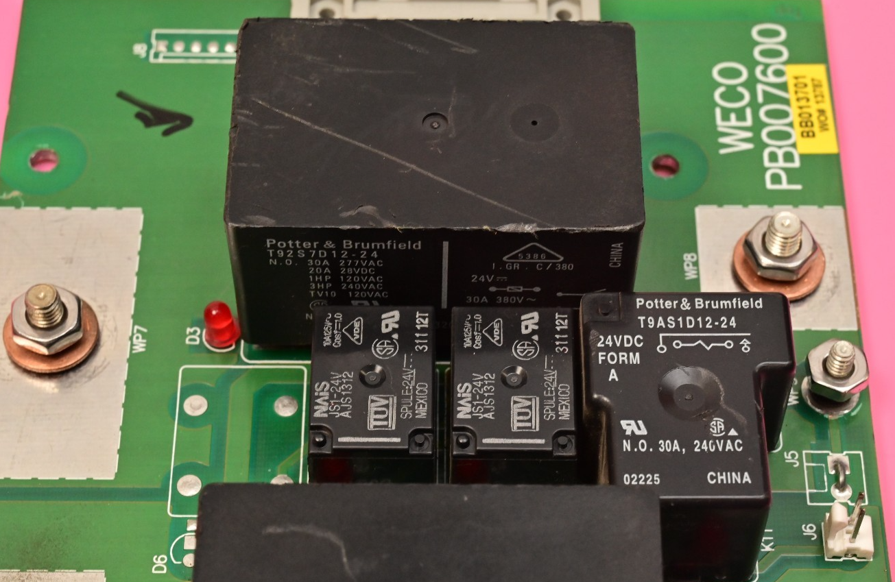 Watthour WECO 2350R PB007600 Relay PC Board BB013701 Potter & Brumfield