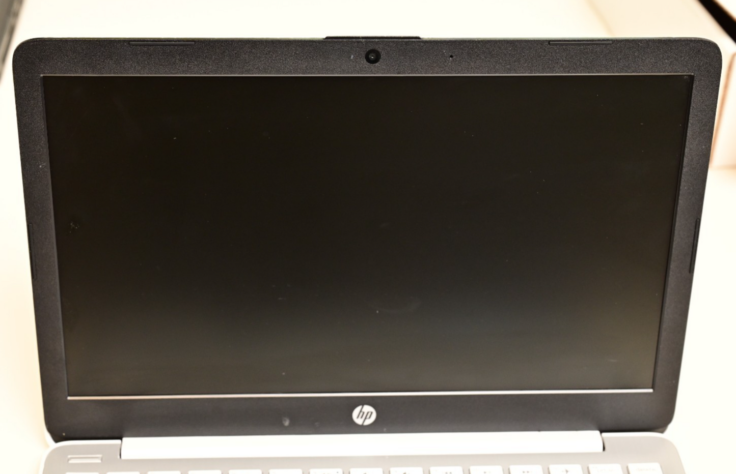 HP Stream Laptop Intel Celeron N4020 4GB RAM P/N 11-ak0035nr Windows