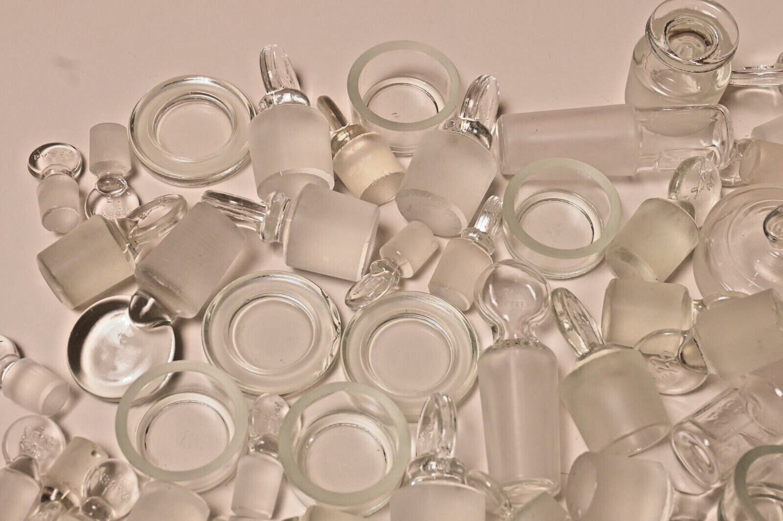 Lot of 138 Lab Glass Stoppers Small Cups Caps Pyrex Penny Head & Misc. ~5.5 lbs