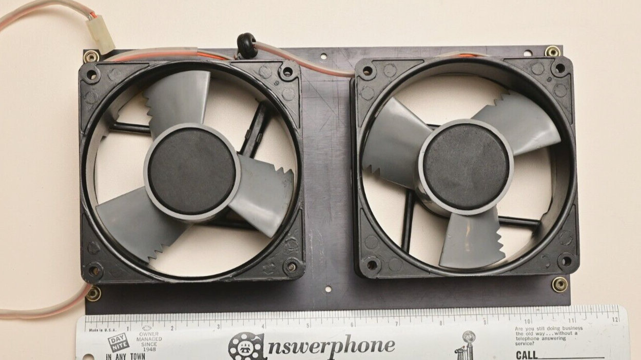 QTY 2 Comair Rotron Whisper-XL Cooling Fans WX2A1 115VAC 0.07A Plate Mounted
