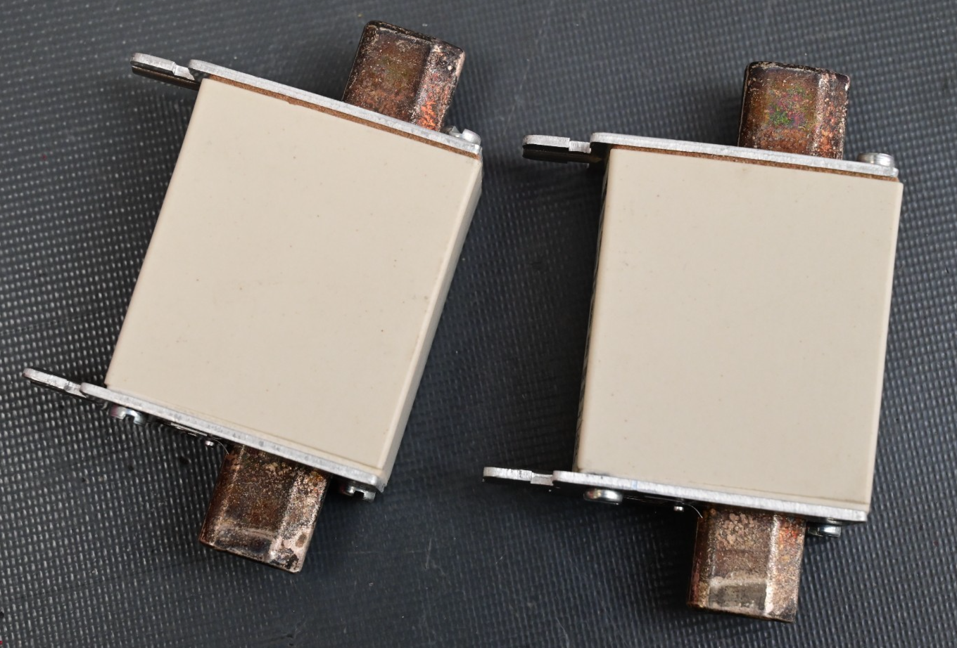 Lot of 2 Siemens 3NA3 820 Blade Fuses 50A ~500V/120kA Silver Plated Contacts