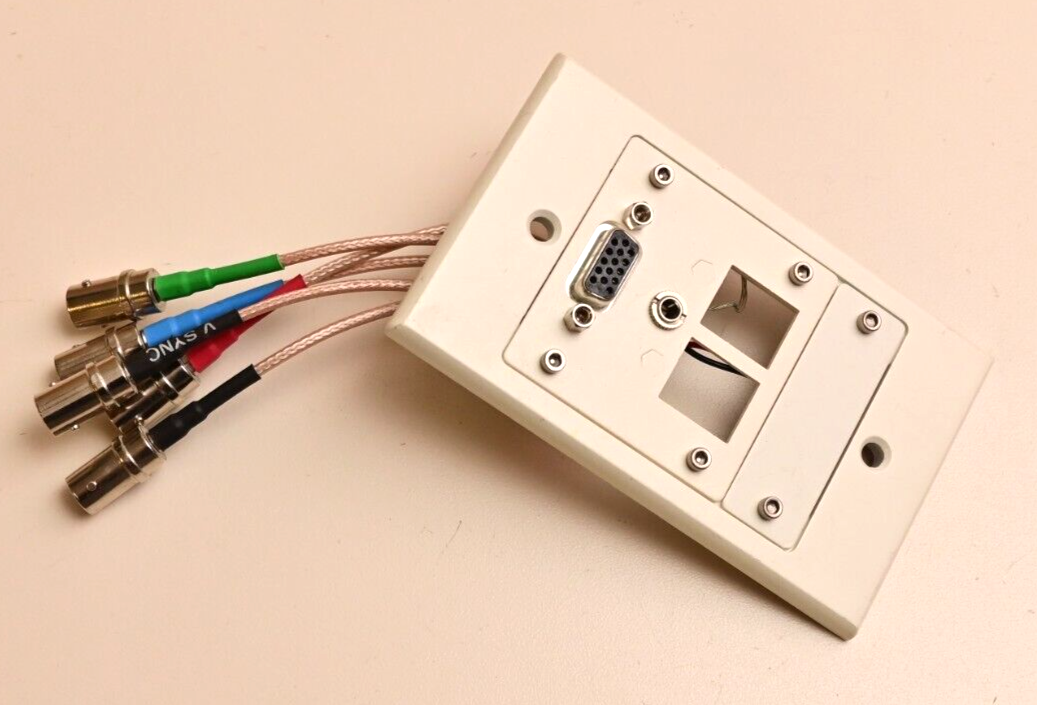HD15 VGA to BNC Wall Plate A/V Adapter w/ 3.5mm Audio & Keystone FSR PCA# 35199A