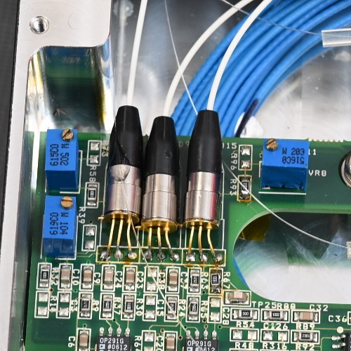 IPG YAR-150K-SF-LM Ytterbium Fiber Amplifier Optical Isolator 1064nm Laser Parts