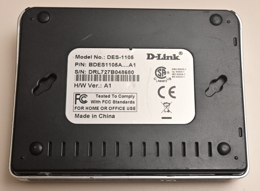 Lot of 5 IT Items Juniper NS-5GT D-Link DES-1105 IOGear Trendnet KVMs TRULink