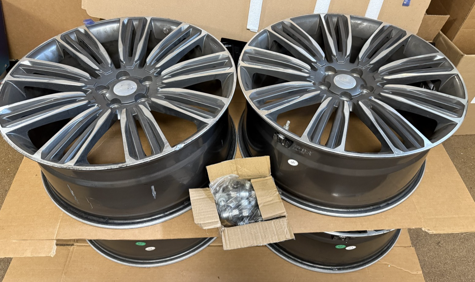OEM Genuine Range Rover 22" Style 9012 Wheels 9-Split Spoke L405 L494 LR099146