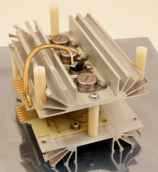 Vintage Hewlett Packard 6002A Dual Heatsink Assembly RCA Power Transistors Gold