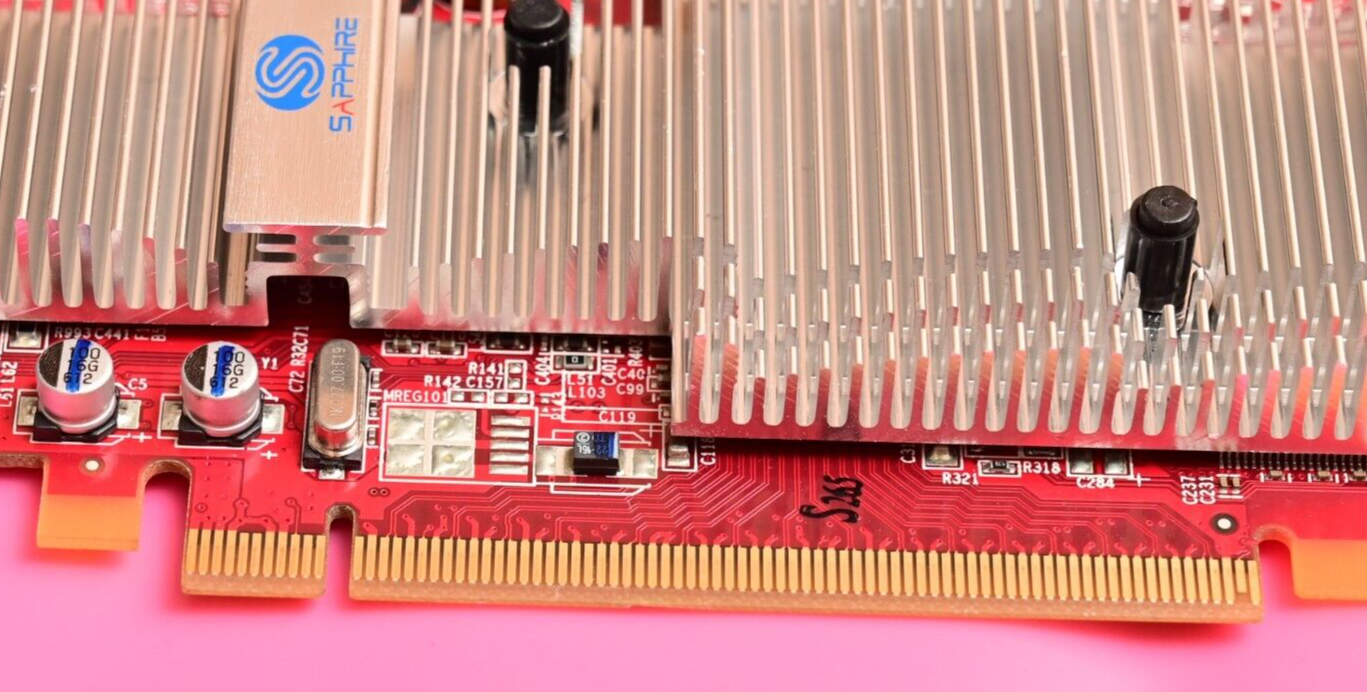 Sapphire X550 Silent Video/Graphics Card 128MB DDR PCIe VGA/TVO/DVI-D