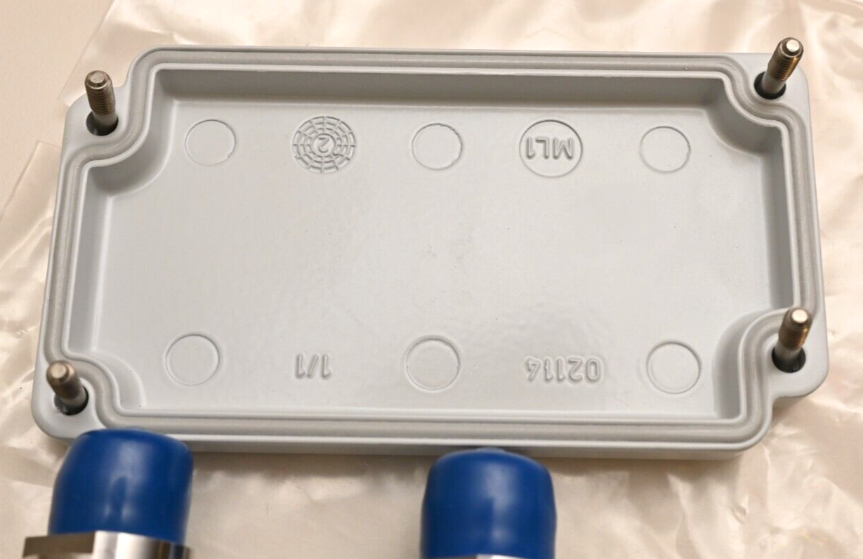 HUBER+SUHNER 9070.17.0008 5x N-Female Metal RF Enclosure 115mmx64mm Weatherproof