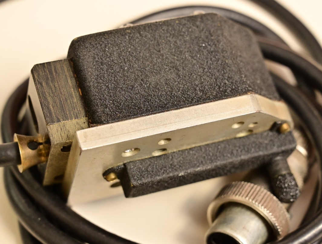 Vibra-Metrics Model 115 Vibration Pickup Seismic Sensor Acelerometer ITT Conn.