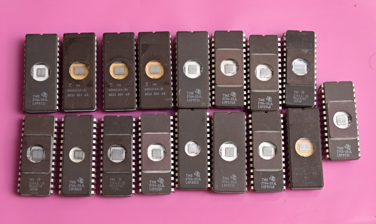 Lot of 17 Vintage Ceramic UV EPROM ICs Gold/Silver Scrap Fuji TI 2764 138g Total