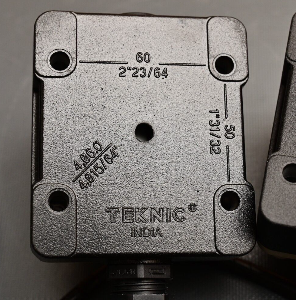 QTY 4 TEKNIC Industrial Red/Green Pushbuttons Button Cast Aluminum Surface Box
