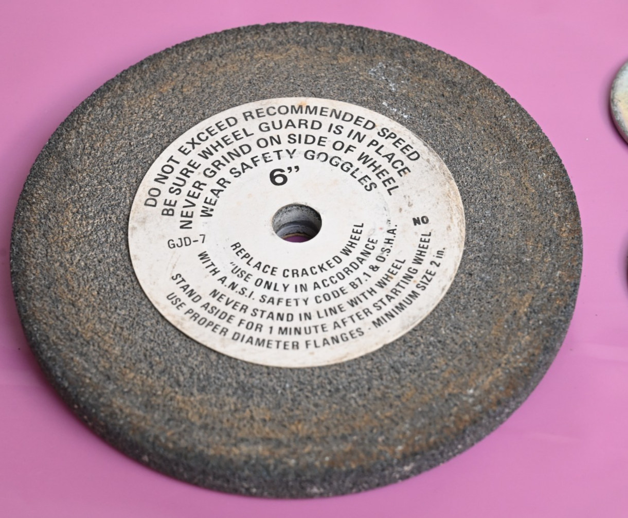 Craftsman Vitrified Grinding Wheel 6" x 0.5" 1/2"-Shaft Grit 36 Aluminum Oxide