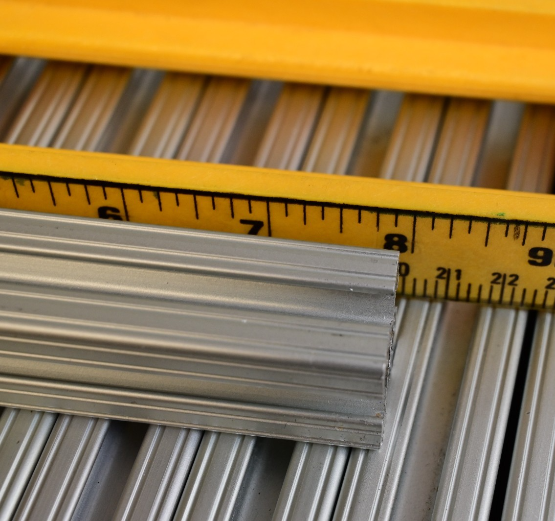 QTY 28 T-Slot 80/20 Style Aluminum Extrusion 1"x1" x ~8" Used Total ~18.5ft 9lb