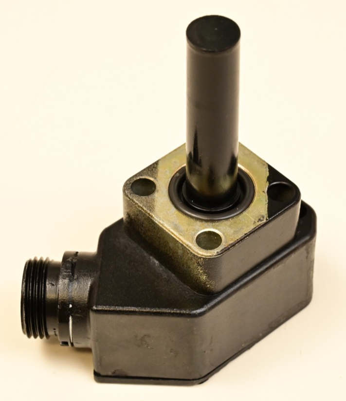 NAMCO Inductive Sensor EE210-38740 3000 PSI Hydraulic/Pneum Cylinder Probe 2.062