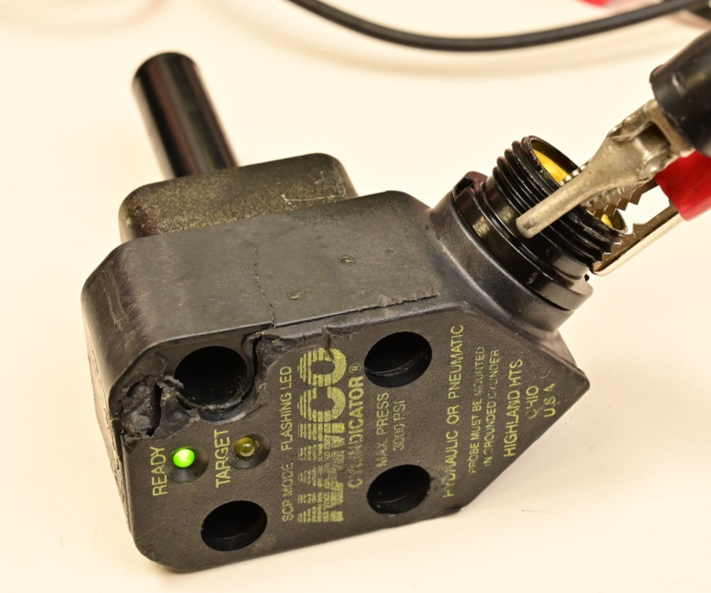 NAMCO Inductive Sensor EE210-38740 3000 PSI Hydraulic/Pneum Cylinder Probe 2.062