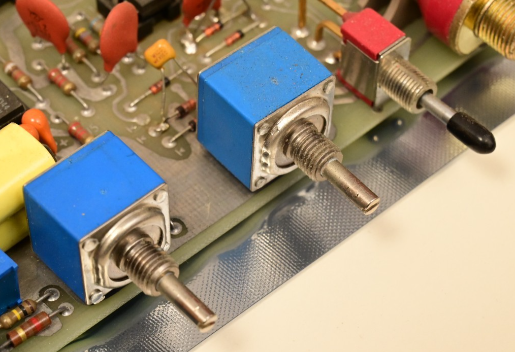 MK Instruments 252A Exhaust Valve Controller PC Board Vintage ICs ALCO Switches