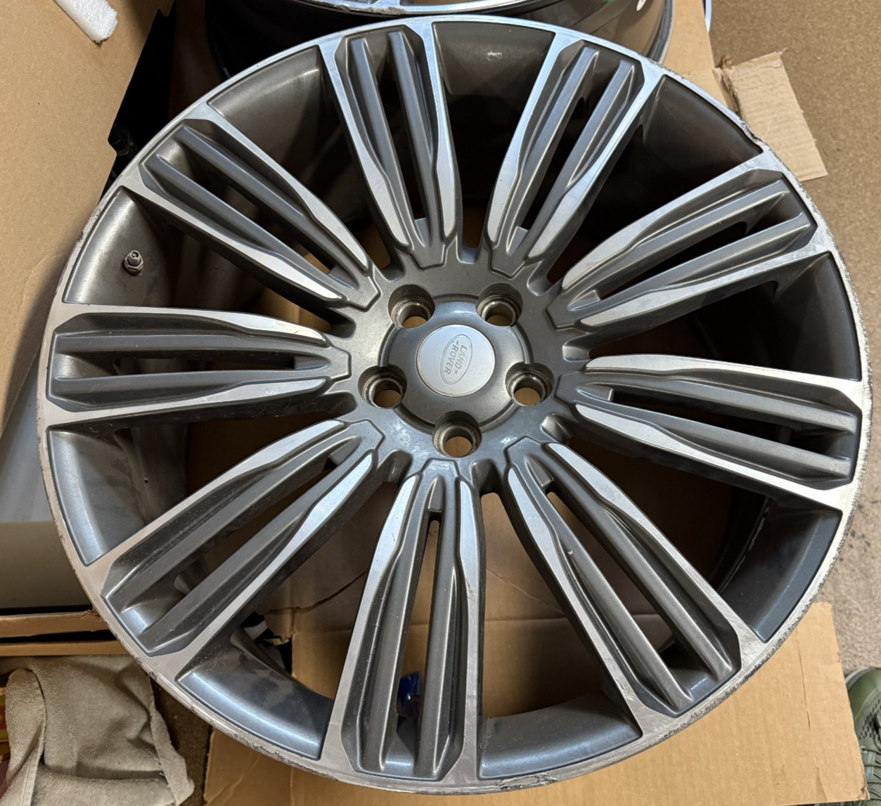 OEM Genuine Range Rover 22" Style 9012 Wheels 9-Split Spoke L405 L494 LR099146