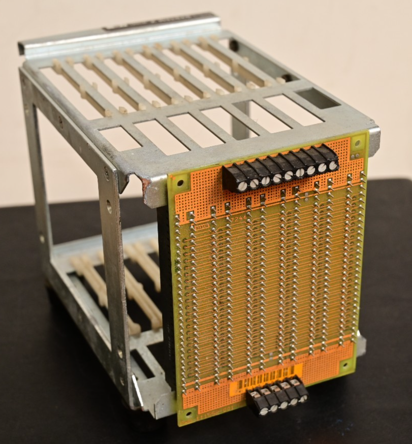 PL System 2 Model 10 Card Chassis w/ Backplane STD Bus? 111462-001 B SCMPI