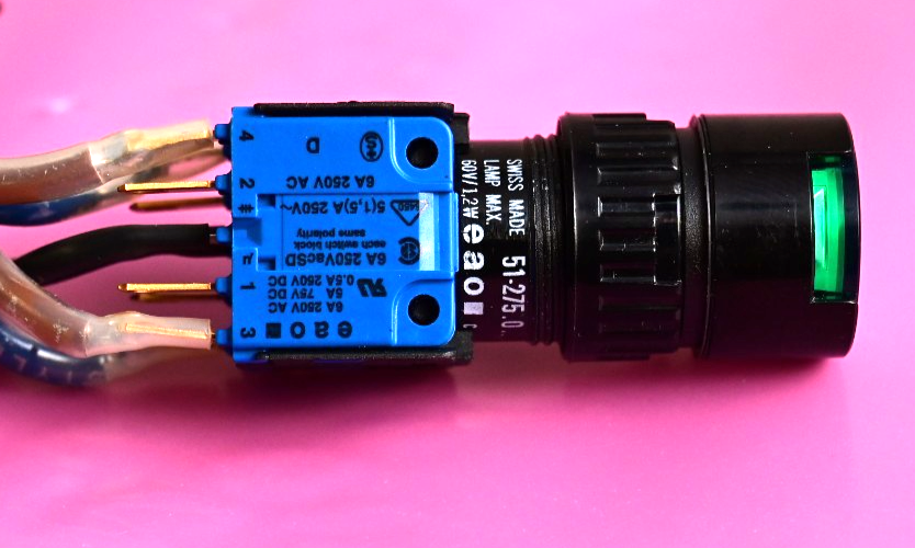 EAO Panel Switch Round Green Button Gold Contacts w/ Lamp 51.972.022 250VAC 6A