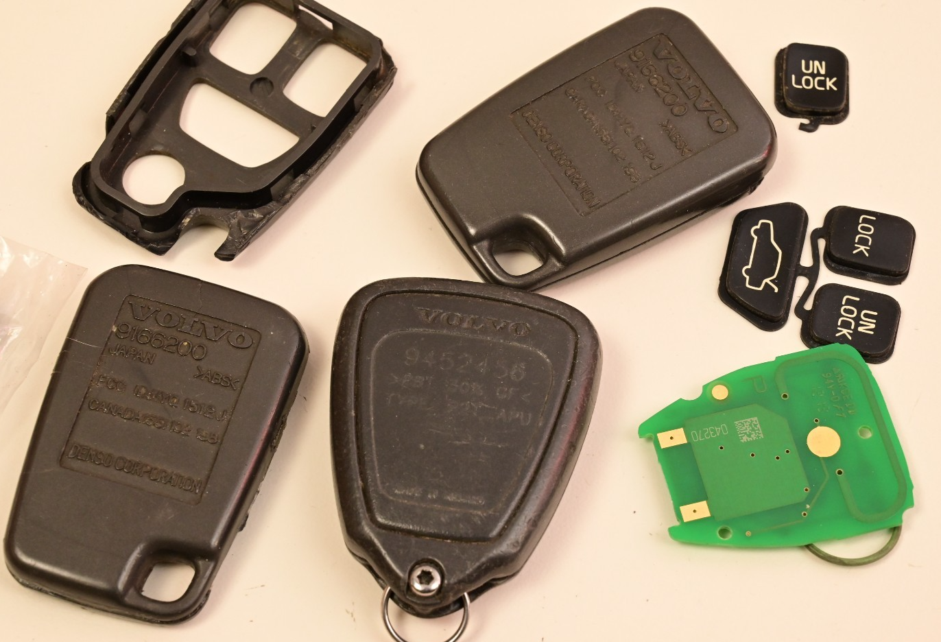 Volvo Key & Keyless Remote Parts Lot Used S70 S80 240/740/960 as-is 9452456