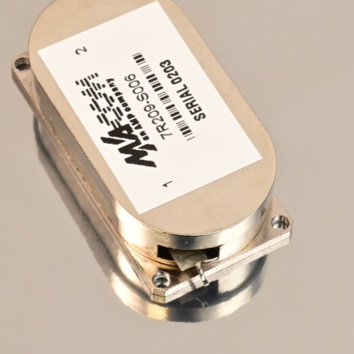 MACOM 7R209-S006 RF Isolator/Circulator 2-Port Surface Mount Used
